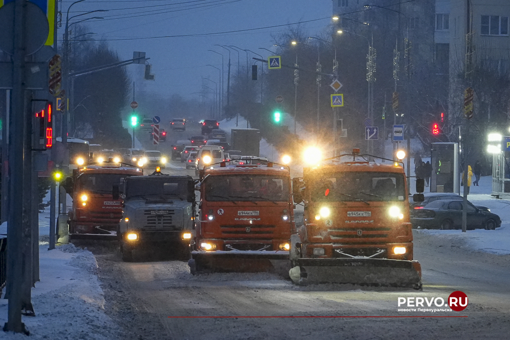 Городские дорожные службы работают в круглосуточном режиме