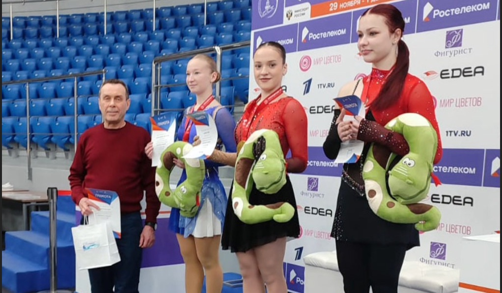 Фигуристки завоевали награды на всероссийских соревнованиях в Красноярске