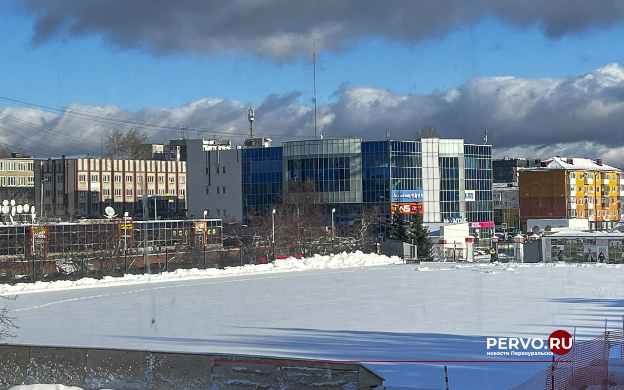 Сегодня на стадионе «Уральский трубник» стартует массовый прокат на коньках