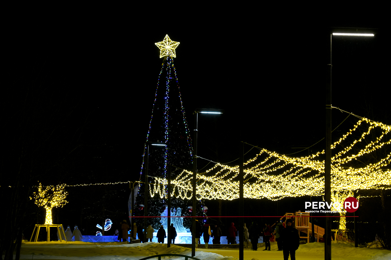 🎄В «Парке новой культуры» открылся новогодний городок