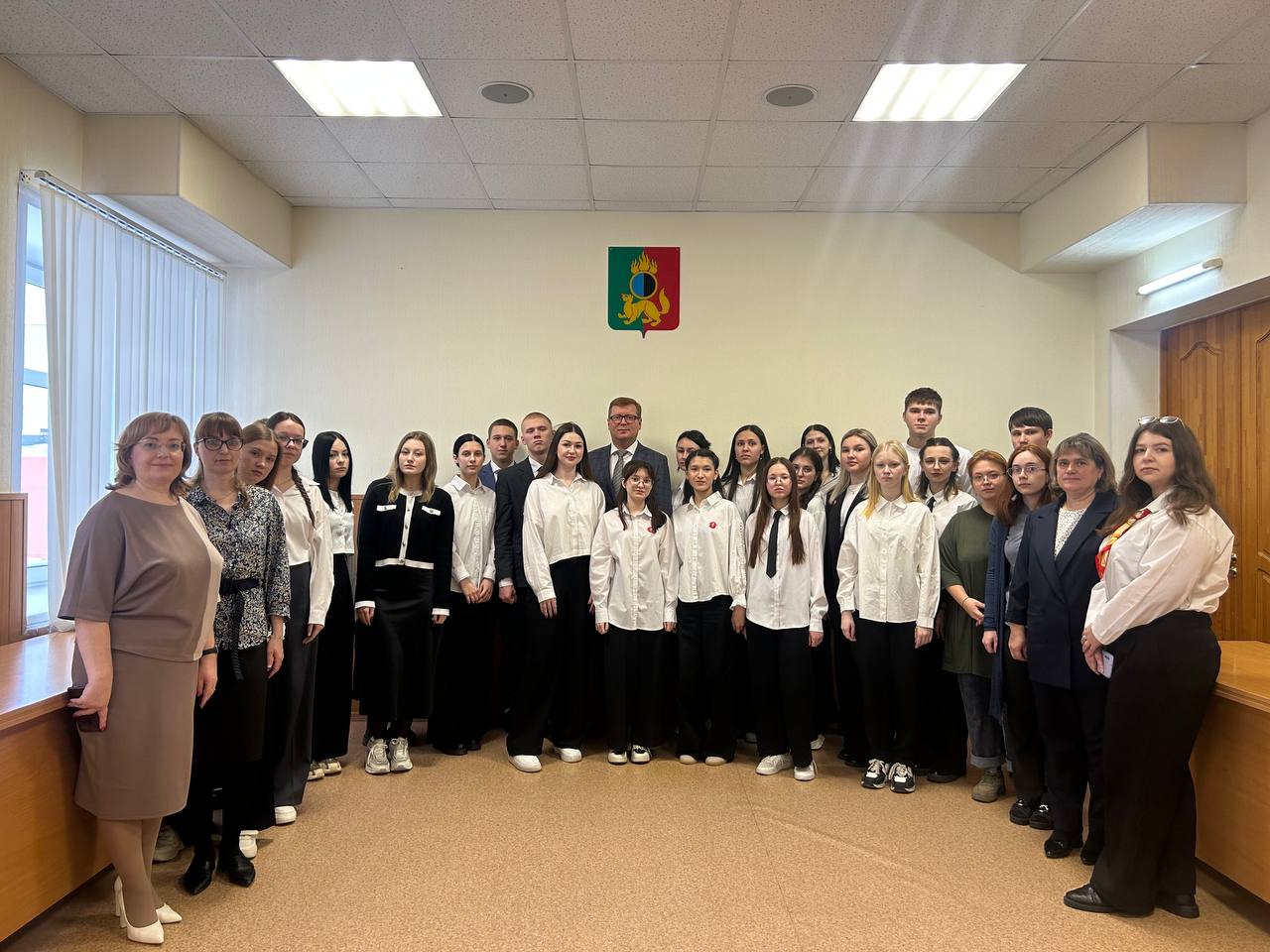 Глава Первоуральска Игорь Кабец встретился со школьниками, которые хотят стать государственными и муниципальными служащими