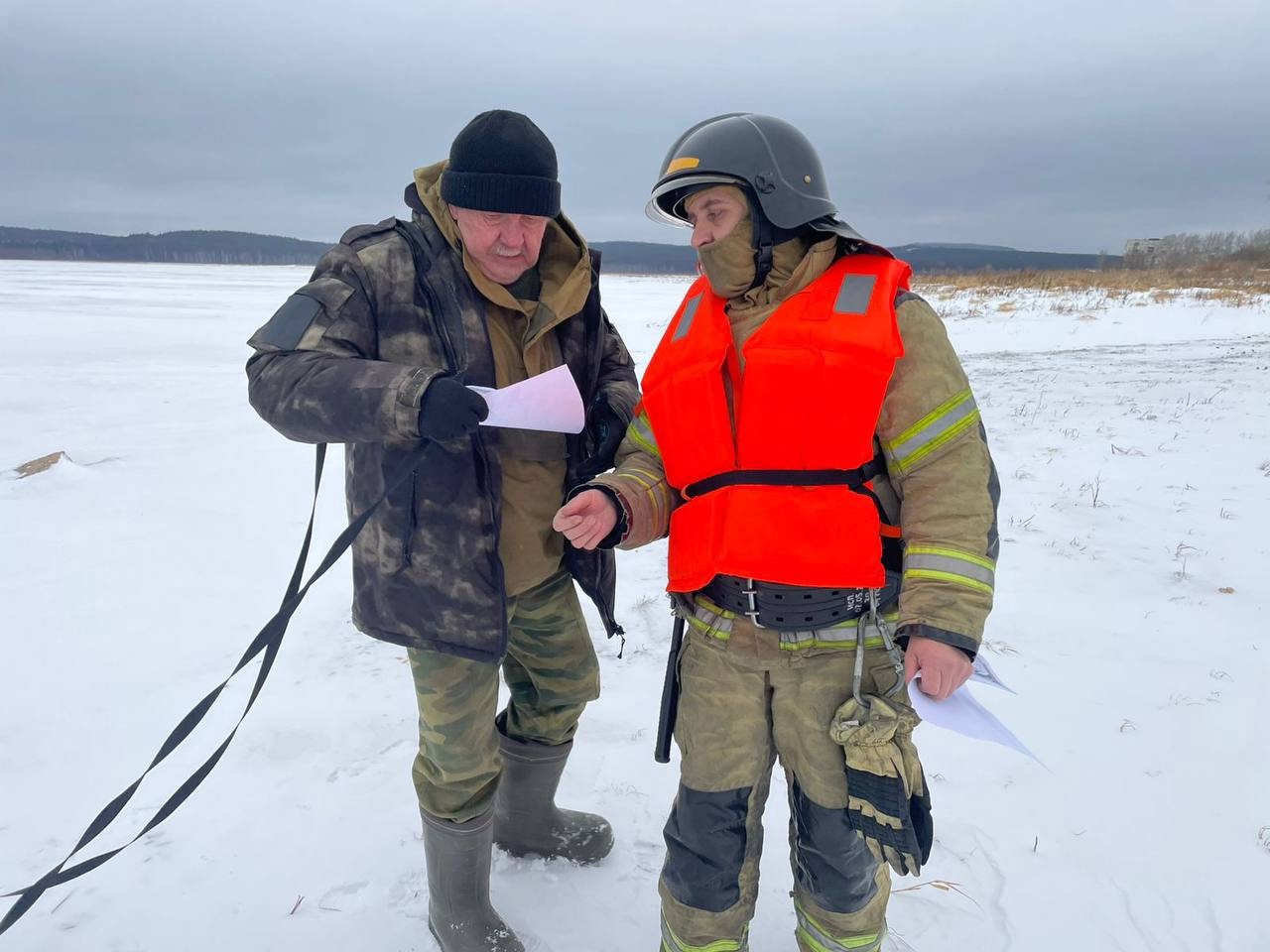 🚒 Спасатели проводят профилактический рейд «Тонкий лёд»