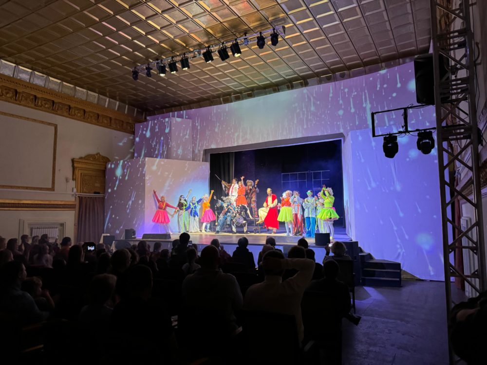 В театре представили новогоднюю премьеру «Бременские музыканты»