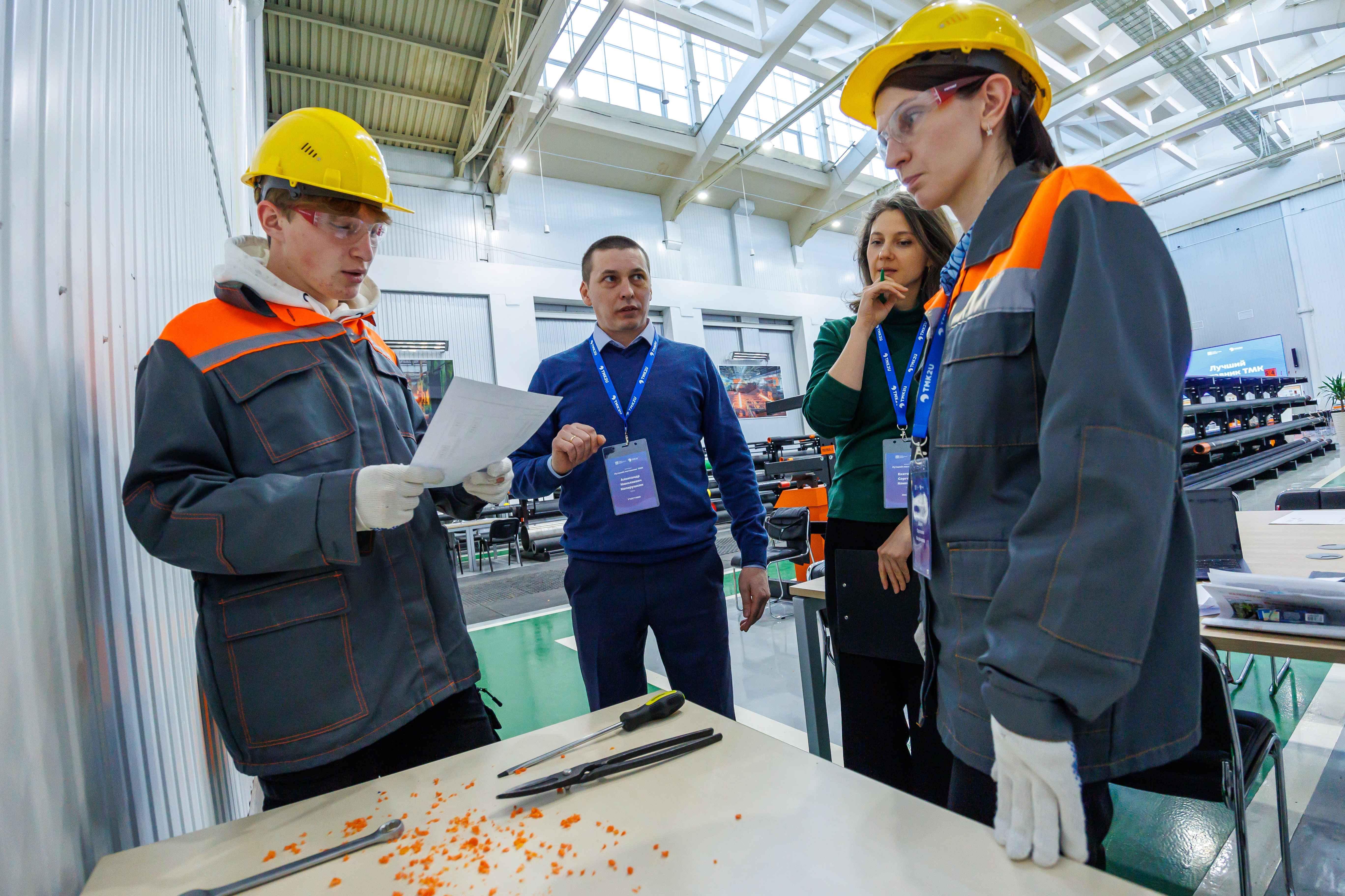Сотрудники ПНТЗ завоевали призовые места в конкурсе «Лучший наставник ТМК»
