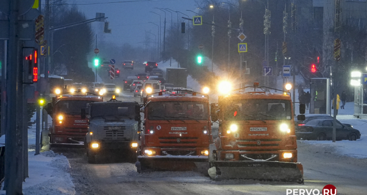 Городские дорожные службы работают в круглосуточном режиме