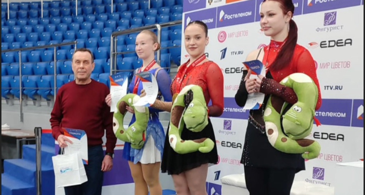 Фигуристки завоевали награды на всероссийских соревнованиях в Красноярске