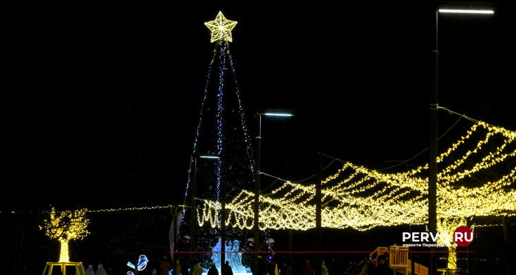 🎄В «Парке новой культуры» открылся новогодний городок