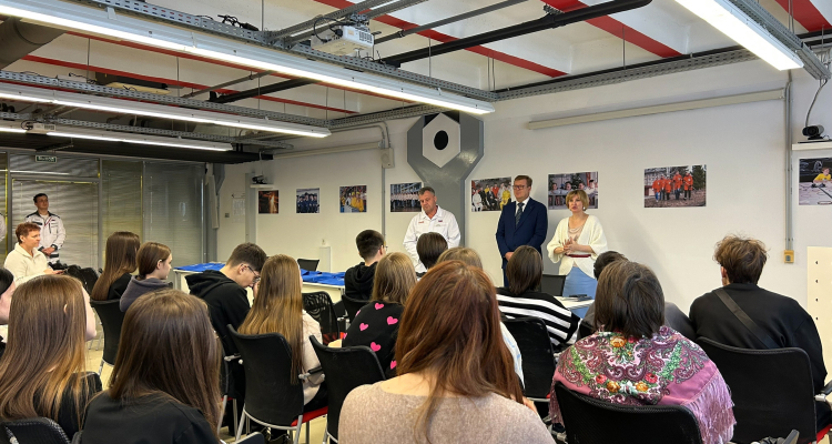 Город посетили ребята из Донецкой народной республики