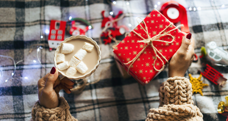 На подарки к Новому году траты составят до 5 тысяч рублей