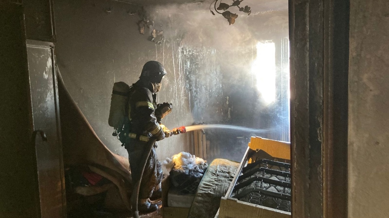 В Первоуральске при пожаре в квартире погиб человек