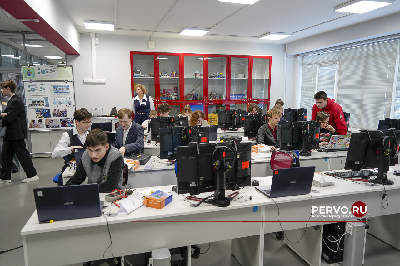 100 человек приняли участие в двух крупных образовательных мероприятиях