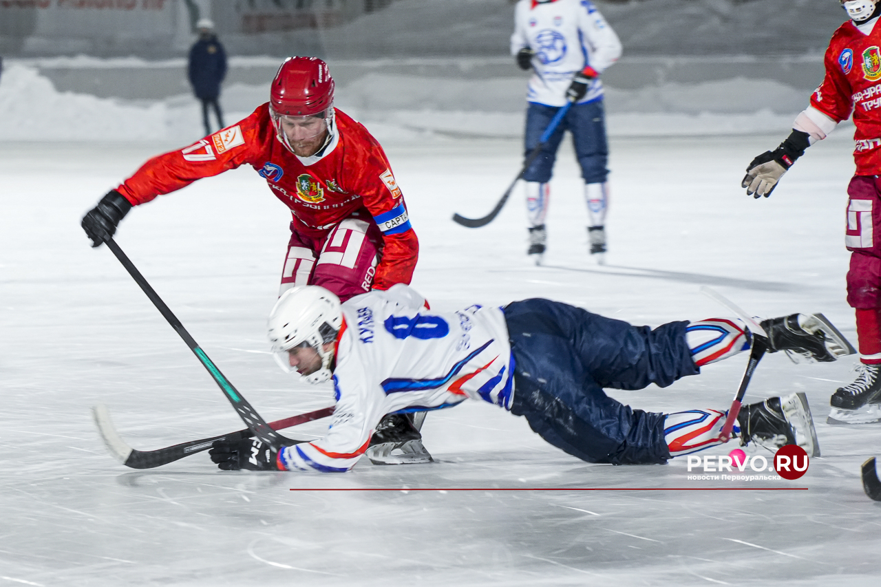 На домашнем поле «СКА-Уральский трубник» разгромил «Родину»