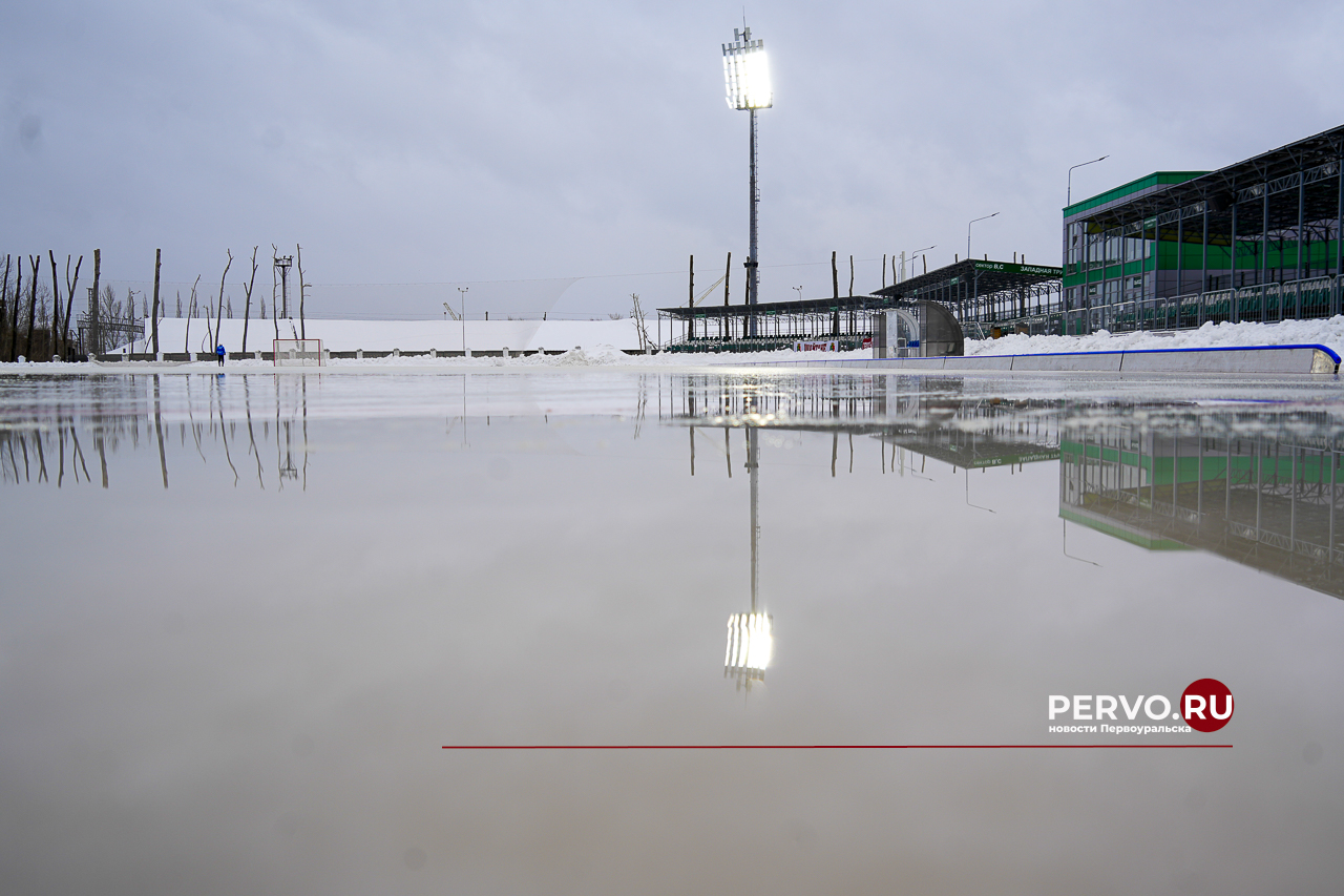 Тёплая погода растопила катки