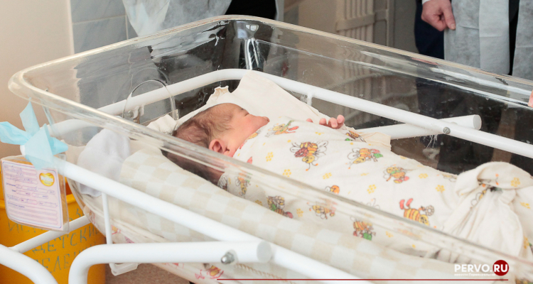 В новогоднюю ночь в Первоуральске родились два мальчика