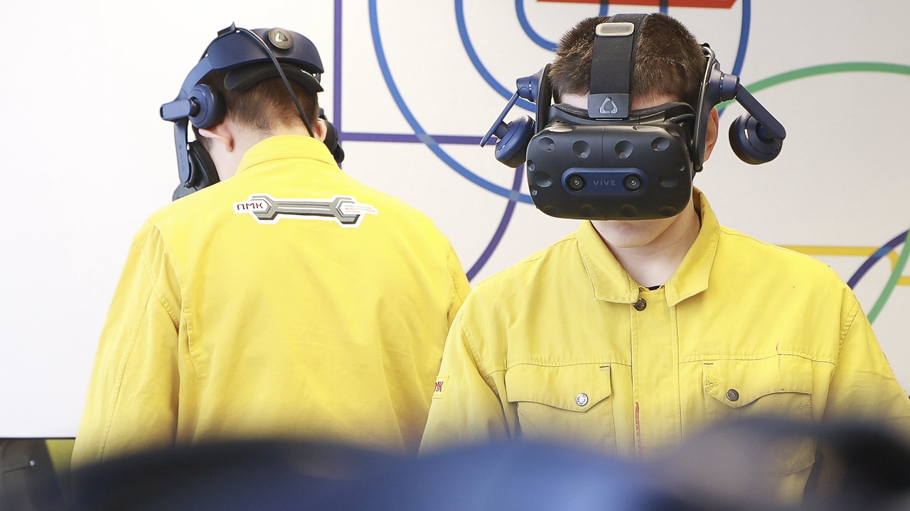 В Первоуральске председатели городских Дум Западного округа посетили образовательный центр «Будущее Белой металлургии»