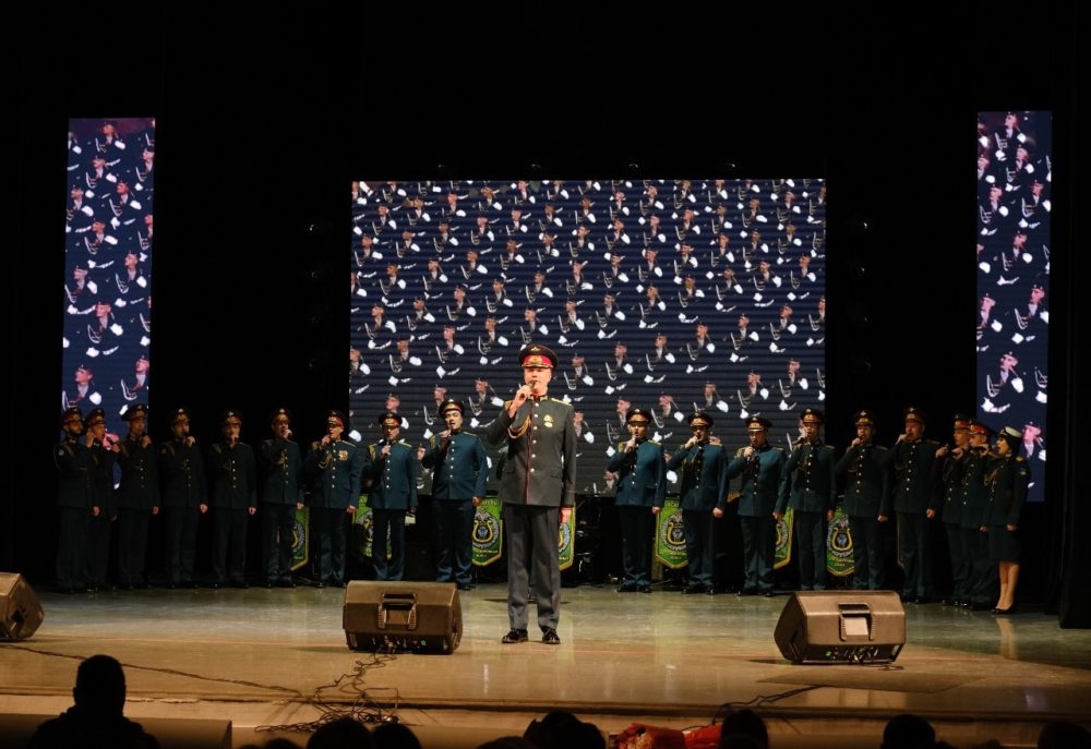 Почти 600 первоуральцев посетили городской концерт ко Дню защитника Отечества