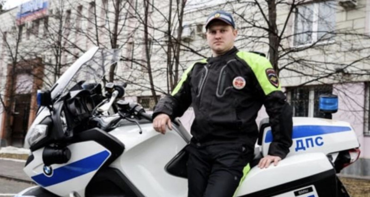 Суд арестовал офицера полиции, обвиняемого во взяточничестве