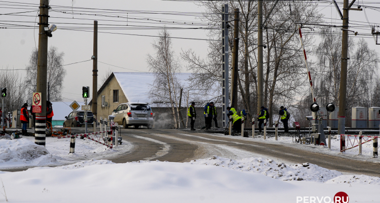 В Первоуральске закрыли Первомайский переезд