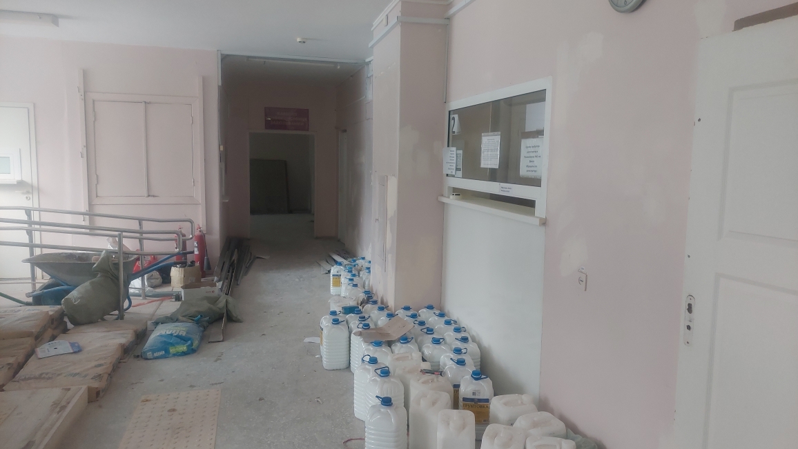 В поликлинике микрорайона Динас продолжается капитальный ремонт