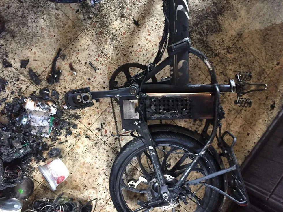 Зарядное устройства стала причиной пожара в квартире