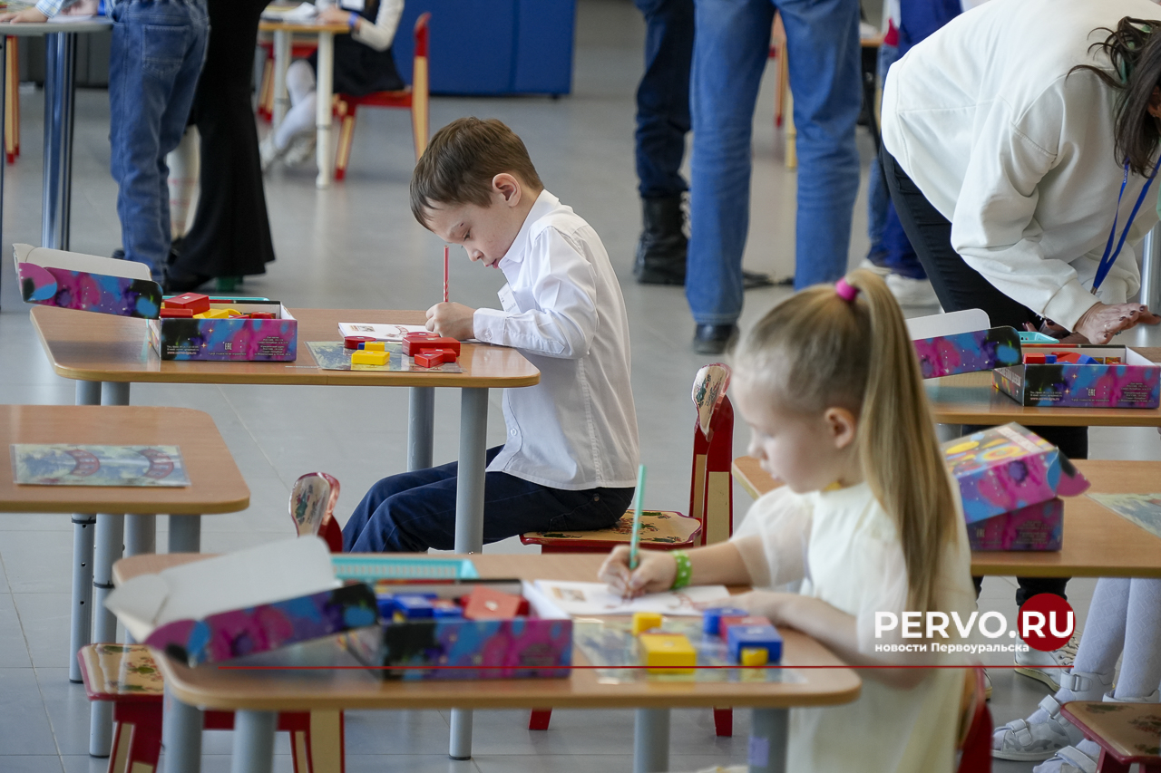 Первоуральск объединил больше 500 маленьких гениев Свердловской области