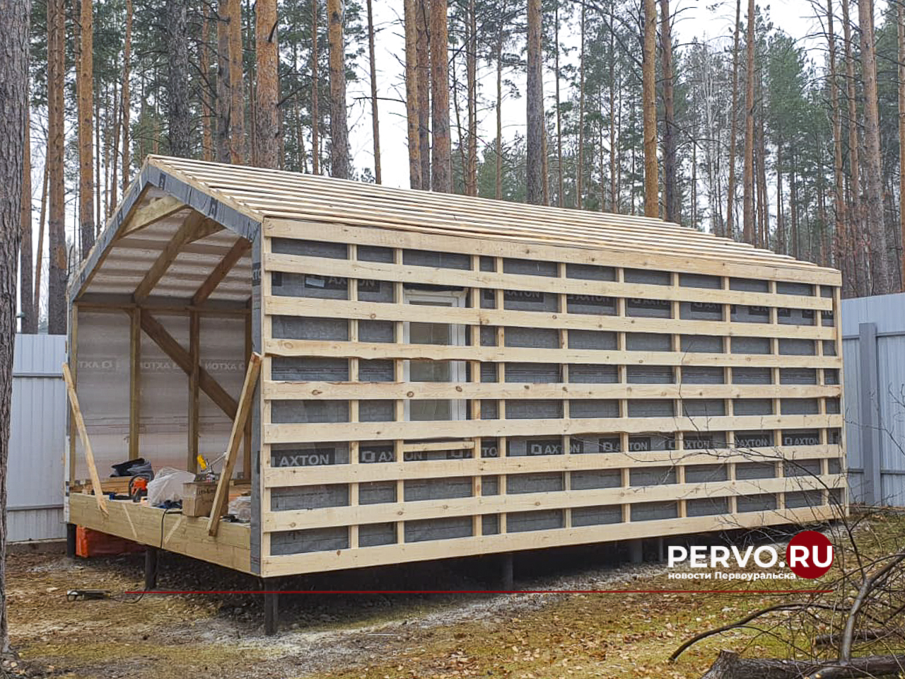 Росреестр объяснил, будут ли начисляться налоги за сараи и дачные туалеты