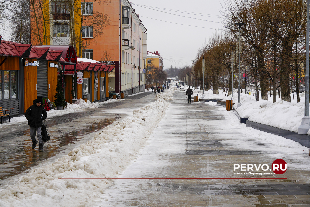 В Первоуральск пришёл очередной снегопад