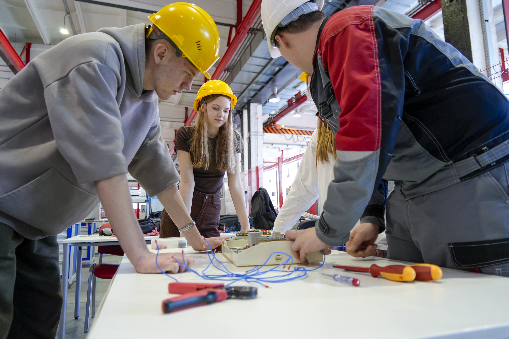 Школьники Первоуральска познакомились с программой «Будь профи»