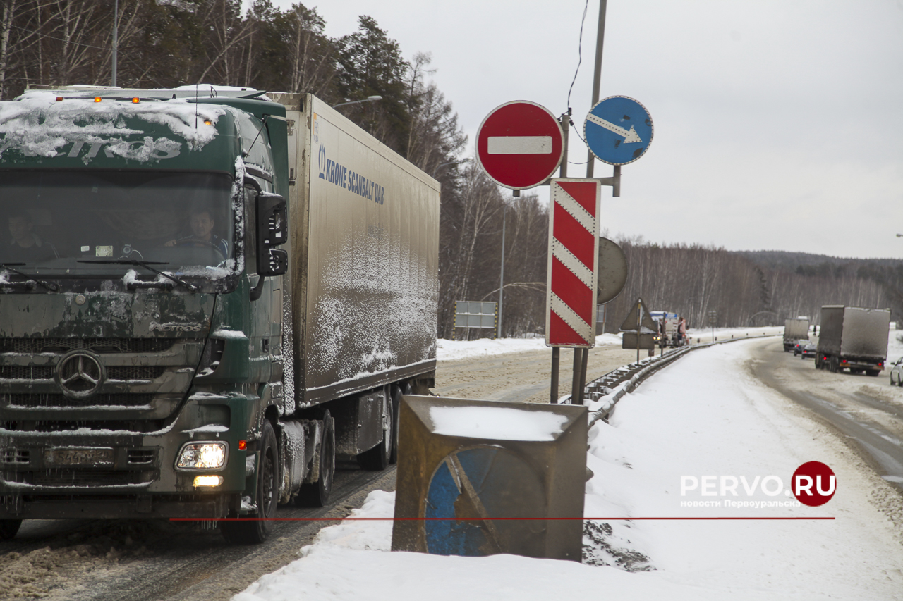 На трассах начались тотальные проверки большегрузов