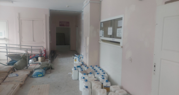 В поликлинике микрорайона Динас продолжается капитальный ремонт