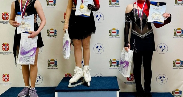 Первоуралочка покорила лёд на всероссийских соревнованиях 