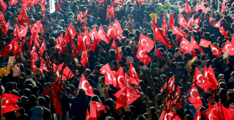 В Стамбуле полицейские жестко разогнали сторонников арестованного мэра города