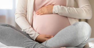 Школьницам из Орловской области будут платить до 100 тысяч за беременность