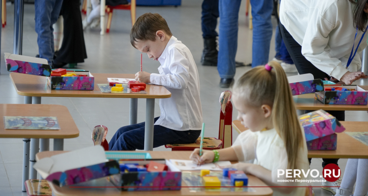 Первоуральск объединил больше 500 маленьких гениев Свердловской области