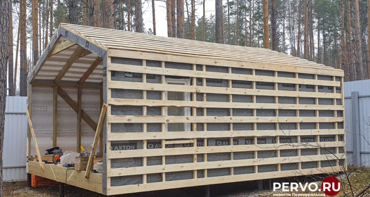 Росреестр объяснил, будут ли начисляться налоги за сараи и дачные туалеты