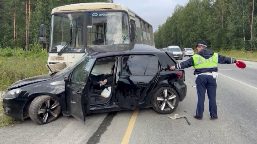 Начался судебный процесс по делу о гибели пассажира машины, влетевшей в автобус