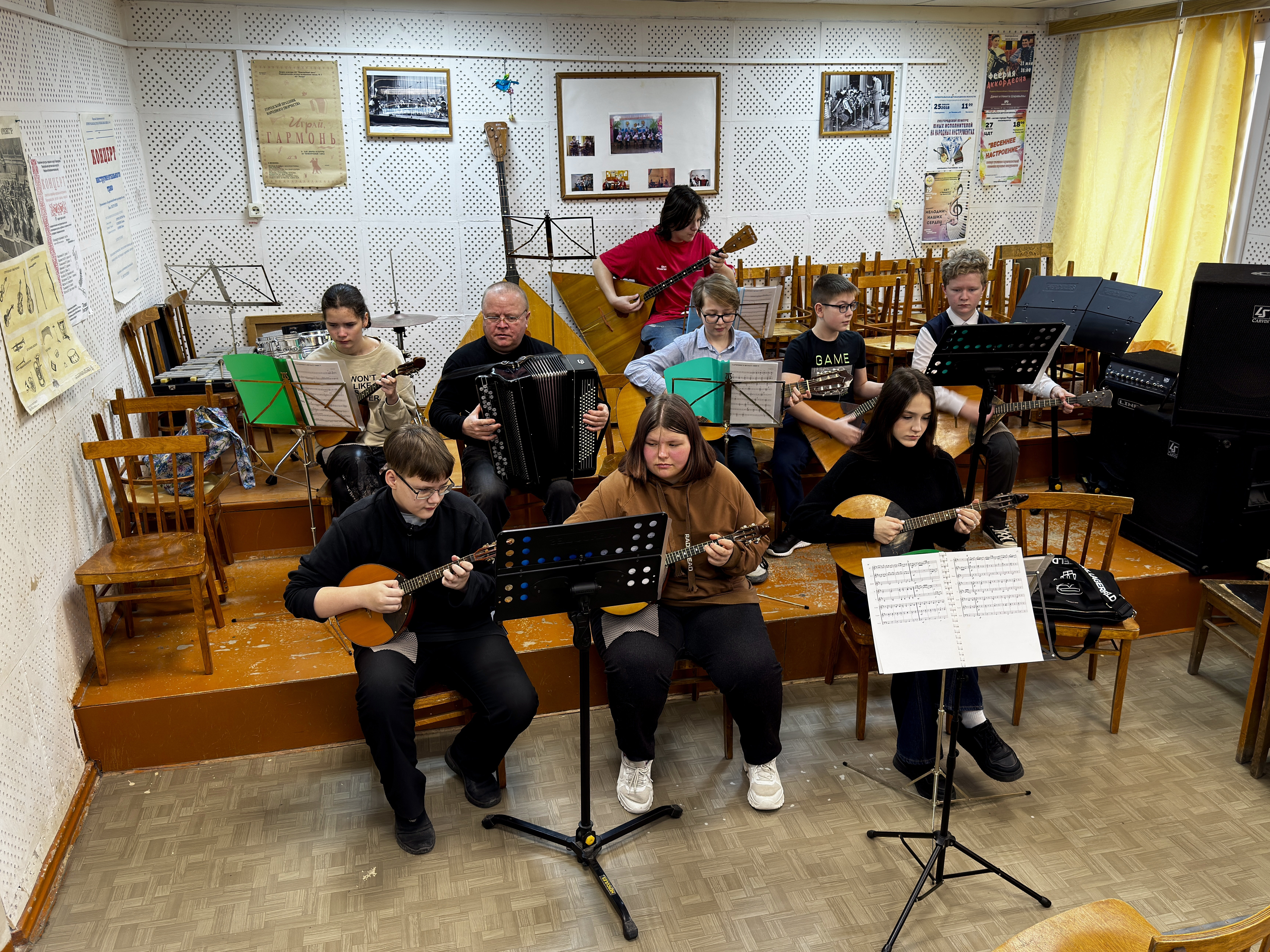 Как проходят репетиции музыкального спектакля «Во имя мира на земле»