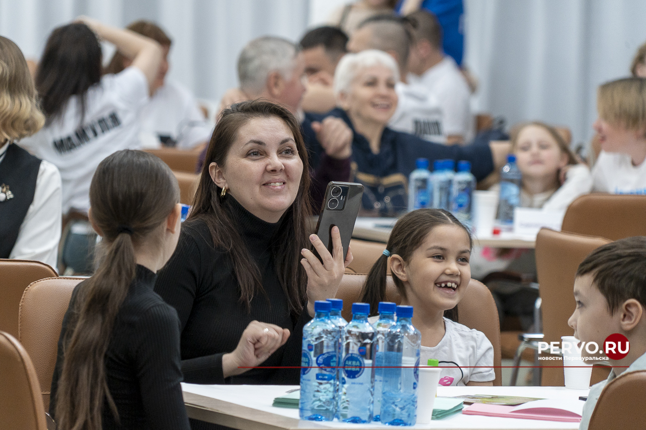 В ИКЦ Первоуральска состаялся конкурс всероссийского проекта «Родные-любимые»