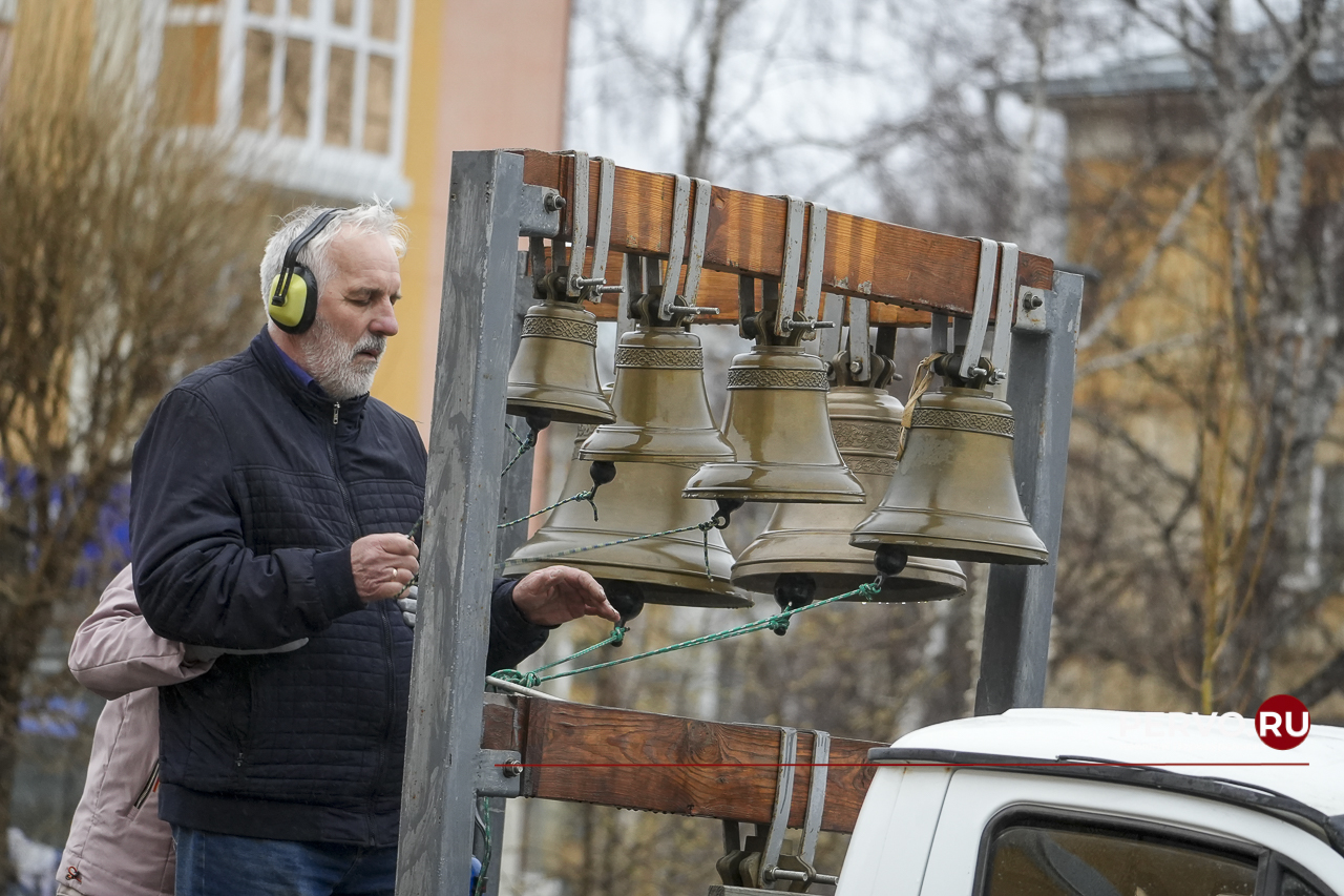 В день светлой Пасхи в Первоуральске прошёл Крестный ход