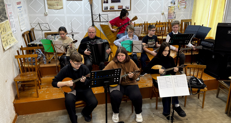 Как проходят репетиции музыкального спектакля «Во имя мира на земле»