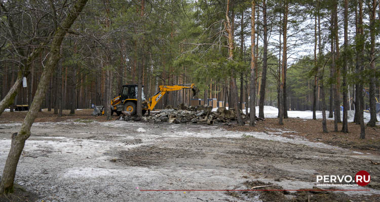 В «Парке новой культуры» демонтируют детские площадки