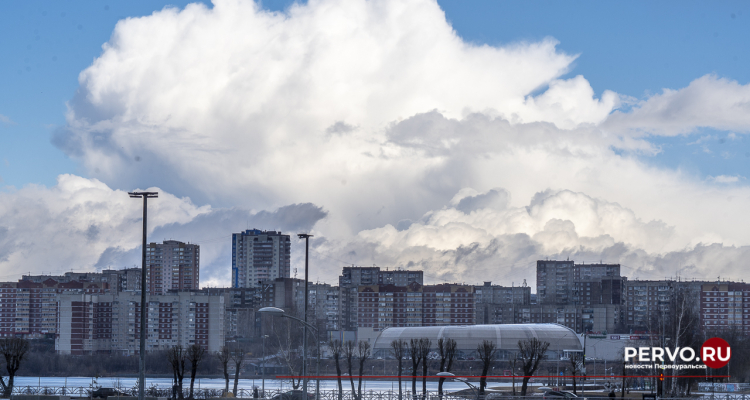 Тёплая погода и дожди придут в Первоуральск