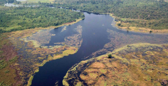 В Конго при крушении судна утонули 148 человек