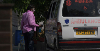 В Индии террористы открыли огонь по группе туристов