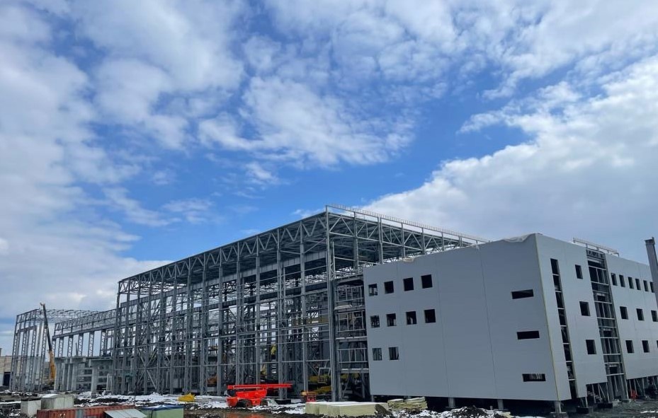 Завод «Хромпик» строит новые цеха по производству хромовых соединений