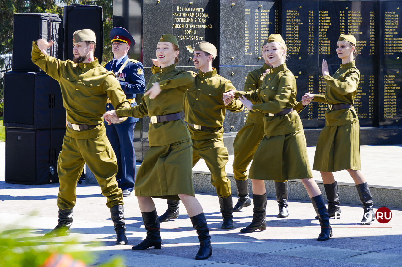 ПНТЗ реконструировал мемориал новотрубникам-героям Великой Отечественной войны
