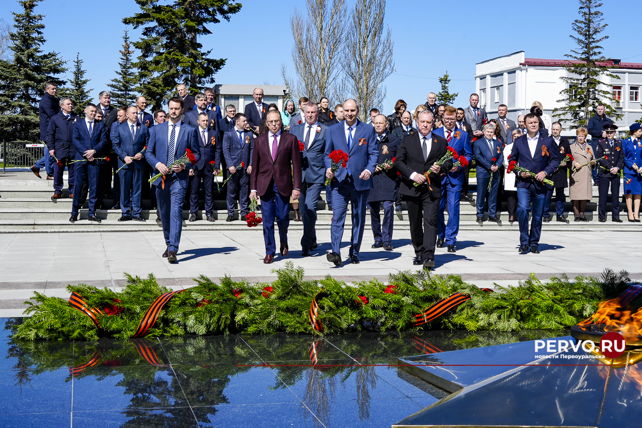 ПНТЗ реконструировал мемориал новотрубникам-героям Великой Отечественной войны