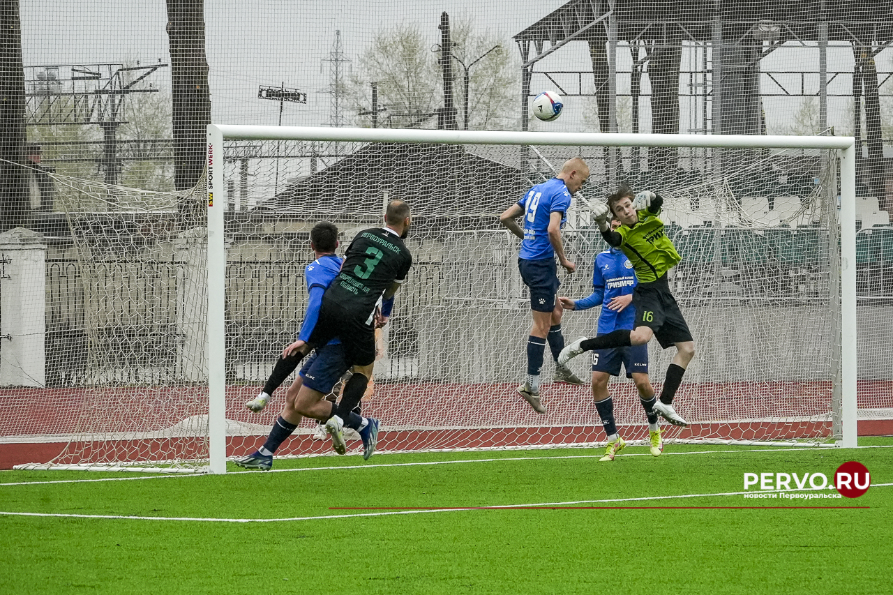 ФК «Хромпик» переиграл «Триумф» со счётом 2:0