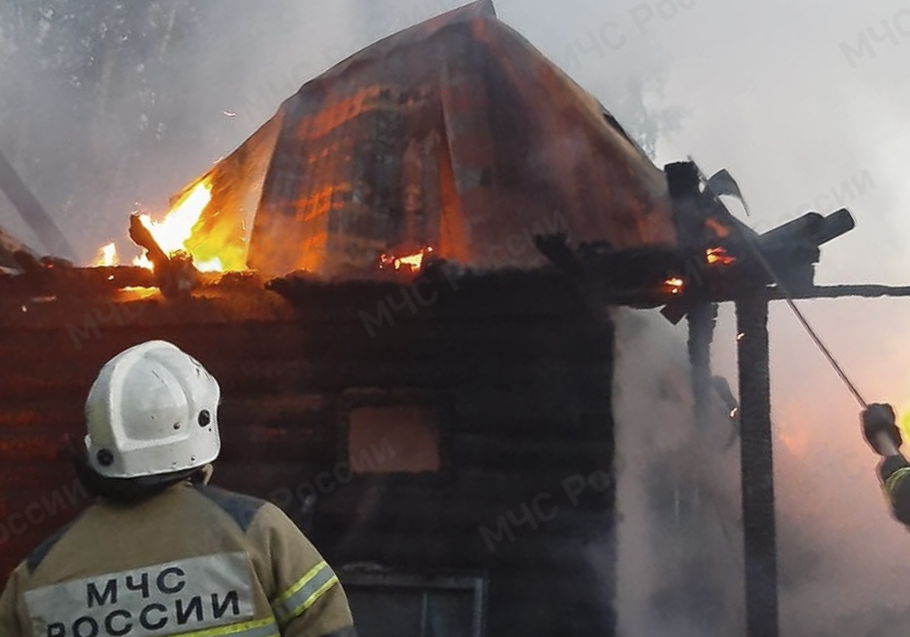 В коллективном саду при тушении пожара обнаружили тело мужчины