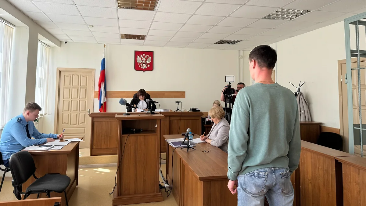 Экс-полицейского начали судить за избиение задержанного